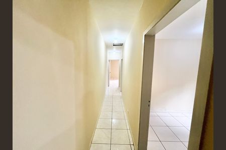 Casa para alugar com 117m², 4 quartos e 2 vagas Casa para alugar com 117m², 4 quartos e 2 vagasCorredor