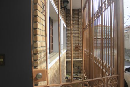 Casa para alugar com 210m², 3 quartos e sem vagaFachada com placa QuintoAndar