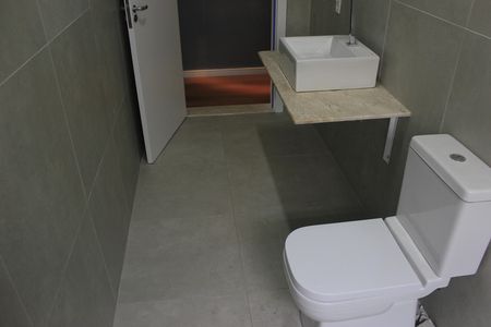Casa para alugar com 210m², 3 quartos e sem vagaBanheiro social