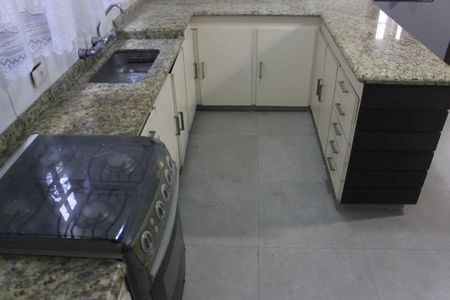 Casa para alugar com 210m², 3 quartos e sem vagaCozinha