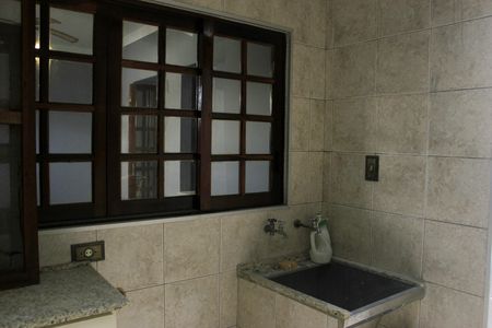 Casa para alugar com 210m², 3 quartos e sem vagaQuintal e lavanderia