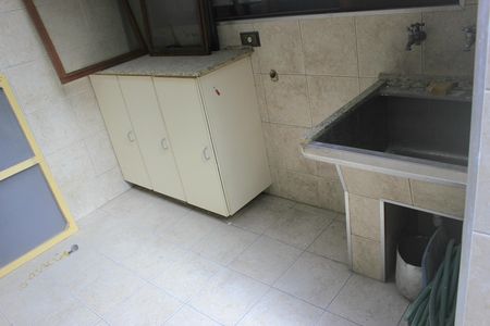 Casa para alugar com 210m², 3 quartos e sem vagaQuintal e lavanderia
