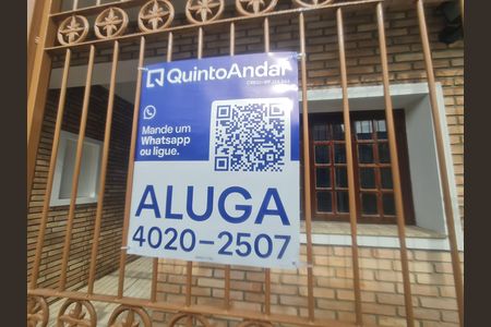 Casa para alugar com 210m², 3 quartos e sem vaga Casa para alugar com 210m², 3 quartos e sem vagaFachada com placa QuintoAndar
