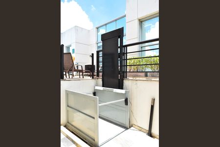 Studio à venda com 30m², 1 quarto e 1 vagaAcessibilidade à piscina