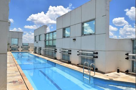 Studio à venda com 30m², 1 quarto e 1 vagaPiscina