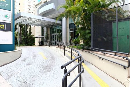 Studio à venda com 30m², 1 quarto e 1 vaga Studio à venda com 30m², 1 quarto e 1 vagaAcesso à entrada