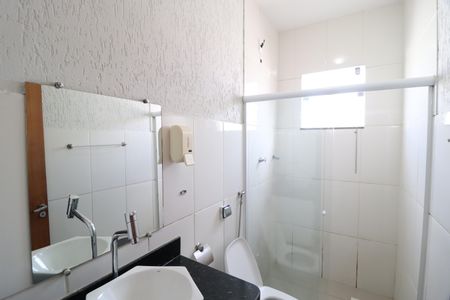 Casa para alugar com 140m², 3 quartos e 2 vagasBanheiro Social