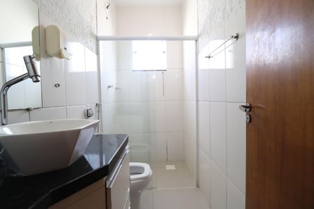 Casa para alugar com 140m², 3 quartos e 2 vagasBanheiro Social