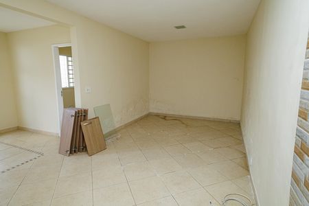 Casa para alugar com 247m², 4 quartos e 3 vagas Casa para alugar com 247m², 4 quartos e 3 vagasSala