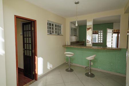 Casa para alugar com 247m², 4 quartos e 3 vagas Casa para alugar com 247m², 4 quartos e 3 vagasCopa