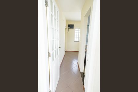 Casa para alugar com 247m², 4 quartos e 3 vagas Casa para alugar com 247m², 4 quartos e 3 vagasCorredor