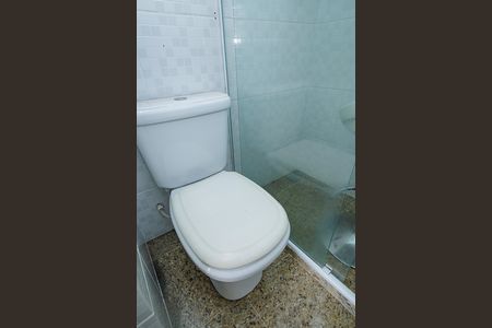 Casa para alugar com 247m², 4 quartos e 3 vagas Casa para alugar com 247m², 4 quartos e 3 vagasBanheiro da Suíte 2
