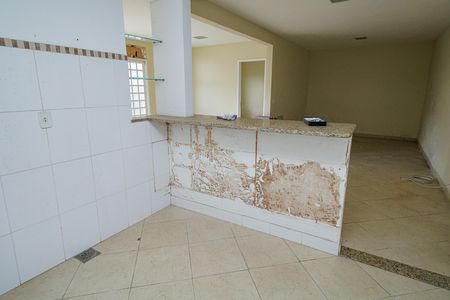 Casa para alugar com 247m², 4 quartos e 3 vagas Casa para alugar com 247m², 4 quartos e 3 vagasCozinha