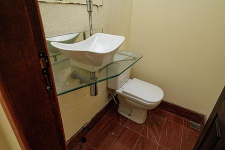 Casa para alugar com 247m², 4 quartos e 3 vagas Casa para alugar com 247m², 4 quartos e 3 vagasLavabo