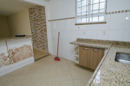 Casa para alugar com 247m², 4 quartos e 3 vagas Casa para alugar com 247m², 4 quartos e 3 vagasCozinha