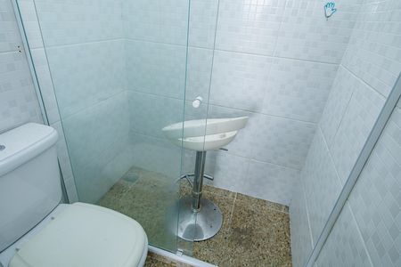 Casa para alugar com 247m², 4 quartos e 3 vagas Casa para alugar com 247m², 4 quartos e 3 vagasBanheiro da Suíte 2