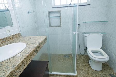 Casa para alugar com 247m², 4 quartos e 3 vagas Casa para alugar com 247m², 4 quartos e 3 vagasBanheiro