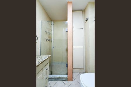 Apartamento para alugar com 177m², 3 quartos e 1 vaga Apartamento para alugar com 177m², 3 quartos e 1 vagaBanheiro 2