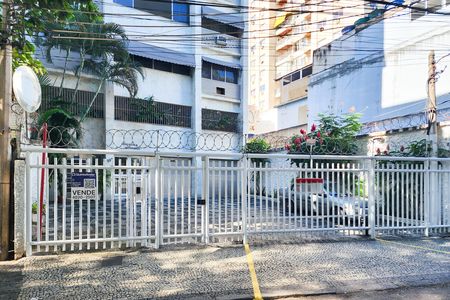 Apartamento para alugar com 177m², 3 quartos e 1 vaga Apartamento para alugar com 177m², 3 quartos e 1 vagaFachada