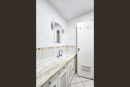 Apartamento para alugar com 177m², 3 quartos e 1 vaga Apartamento para alugar com 177m², 3 quartos e 1 vagaBanheiro 1