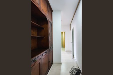 Apartamento para alugar com 177m², 3 quartos e 1 vaga Apartamento para alugar com 177m², 3 quartos e 1 vagaCorredor