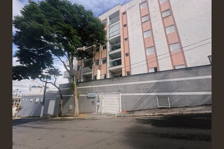 Apartamento para alugar com 50m², 2 quartos e 1 vaga Apartamento para alugar com 50m², 2 quartos e 1 vagaFachada