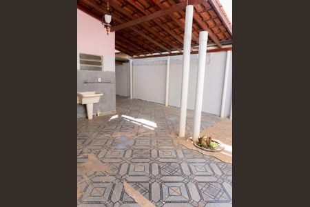 Casa para alugar com 200m², 3 quartos e 4 vagasQuintal