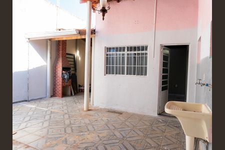 Casa para alugar com 200m², 3 quartos e 4 vagasQuintal