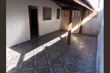 Casa para alugar com 200m², 3 quartos e 4 vagasQuintal