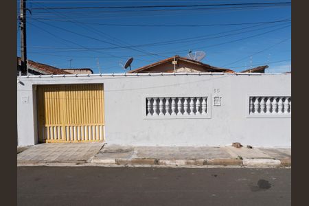 Casa para alugar com 200m², 3 quartos e 4 vagasFachada