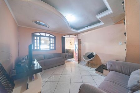 Casa à venda com 5m², 3 quartos e 2 vagasSala