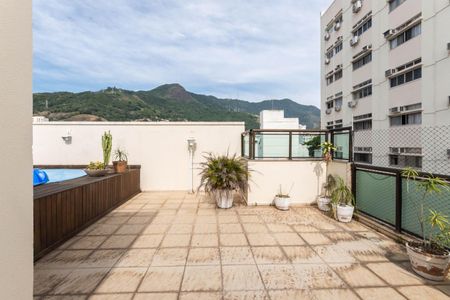 Apartamento à venda com 210m², 3 quartos e 2 vagasCobertura