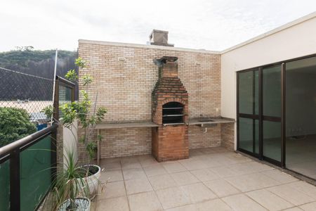 Apartamento à venda com 210m², 3 quartos e 2 vagasCobertura