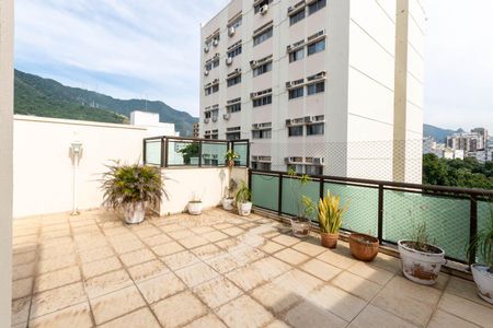 Apartamento à venda com 210m², 3 quartos e 2 vagasCobertura