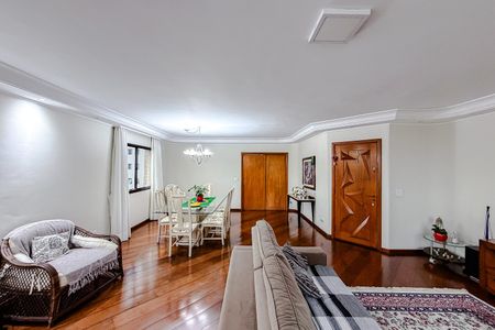 Apartamento à venda com 191m², 4 quartos e 2 vagas Apartamento à venda com 191m², 4 quartos e 2 vagasSala