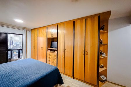 Apartamento à venda com 191m², 4 quartos e 2 vagas Apartamento à venda com 191m², 4 quartos e 2 vagasQuarto 1 - Suíte