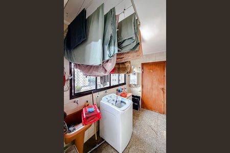 Apartamento à venda com 191m², 4 quartos e 2 vagas Apartamento à venda com 191m², 4 quartos e 2 vagasÁrea de Serviço