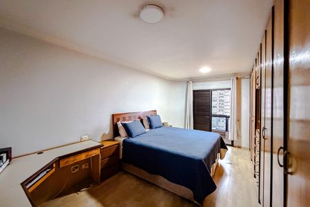 Apartamento à venda com 191m², 4 quartos e 2 vagas Apartamento à venda com 191m², 4 quartos e 2 vagasQuarto 1 - Suíte