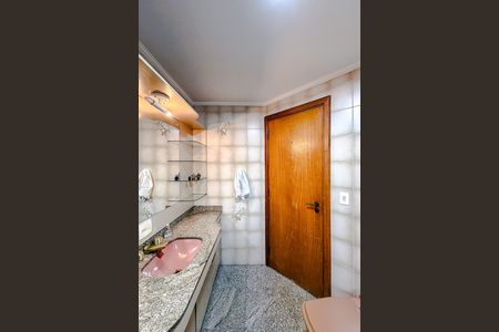 Apartamento à venda com 191m², 4 quartos e 2 vagas Apartamento à venda com 191m², 4 quartos e 2 vagasBanheiro