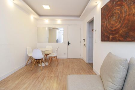Apartamento à venda com 45m², 2 quartos e 1 vaga Apartamento à venda com 45m², 2 quartos e 1 vagaSala
