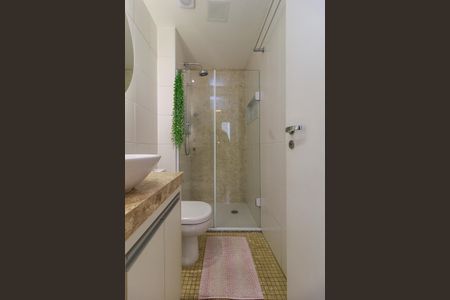 Apartamento à venda com 45m², 2 quartos e 1 vaga Apartamento à venda com 45m², 2 quartos e 1 vagaBanheiro