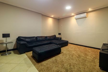 Apartamento à venda com 45m², 2 quartos e 1 vaga Apartamento à venda com 45m², 2 quartos e 1 vagaCinema