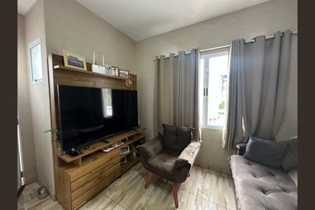 Casa à venda com 110m², 3 quartos e 2 vagasSala
