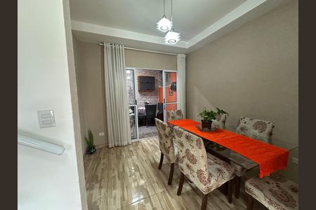 Casa à venda com 110m², 3 quartos e 2 vagasSala