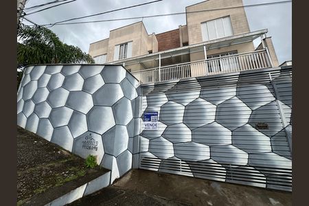 Casa à venda com 110m², 3 quartos e 2 vagasFachada