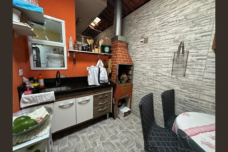 Casa à venda com 110m², 3 quartos e 2 vagasQuintal