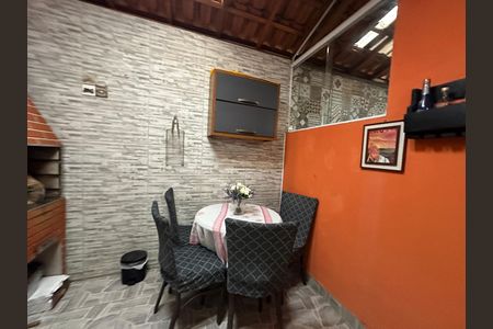 Casa à venda com 110m², 3 quartos e 2 vagasQuintal