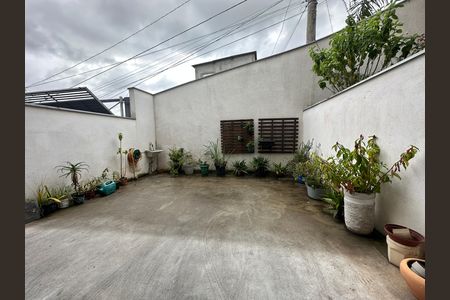 Casa à venda com 110m², 3 quartos e 2 vagasGaragem