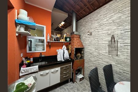 Casa à venda com 110m², 3 quartos e 2 vagasQuintal