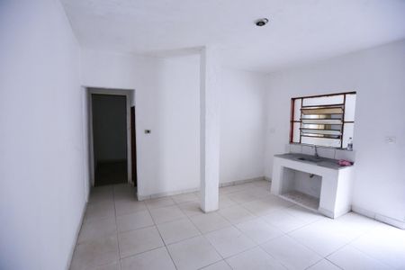 Cozinha de casa para alugar com 1 quarto, 45m² em Vila Zat, São Paulo